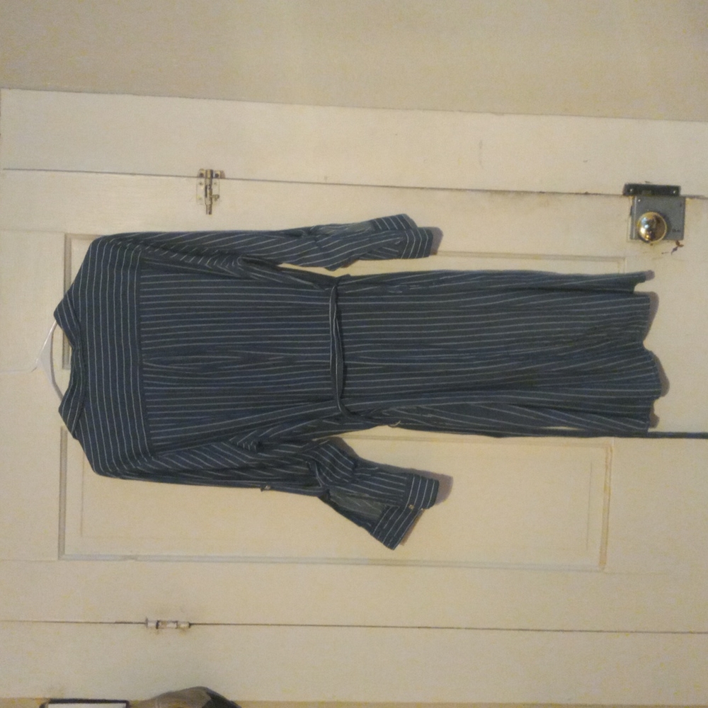 Dress - Picture 3 of 4